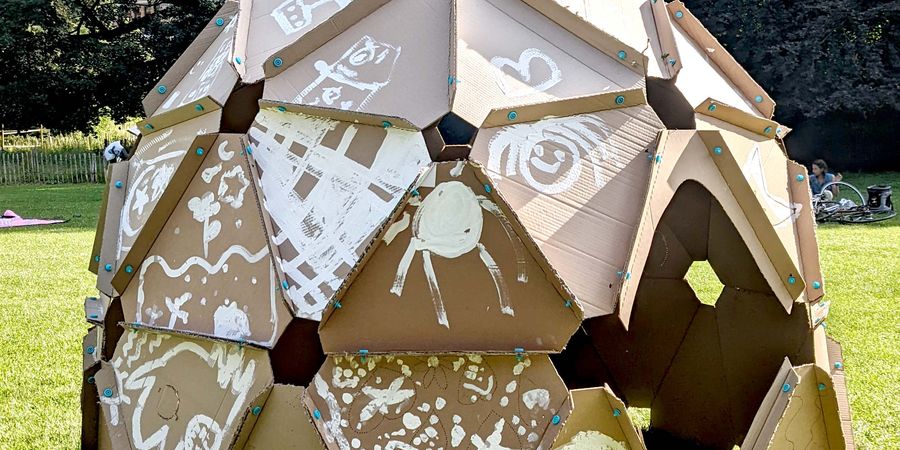 image - Assemblage de la cabane géante