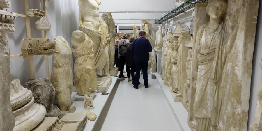 image - Visite guidée | La galerie des moulages de lʼUCLouvain