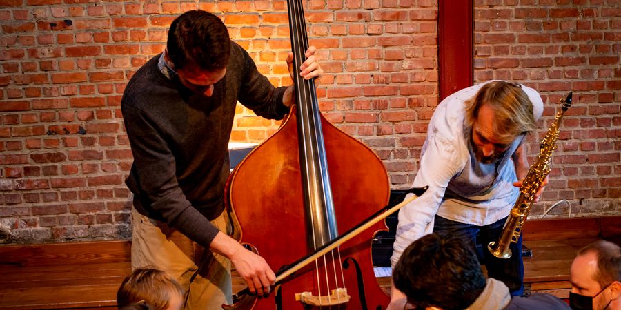 image - Zakoustics - Concert pour bébés 0-3 ans - Sax Soprano & Contrebasse